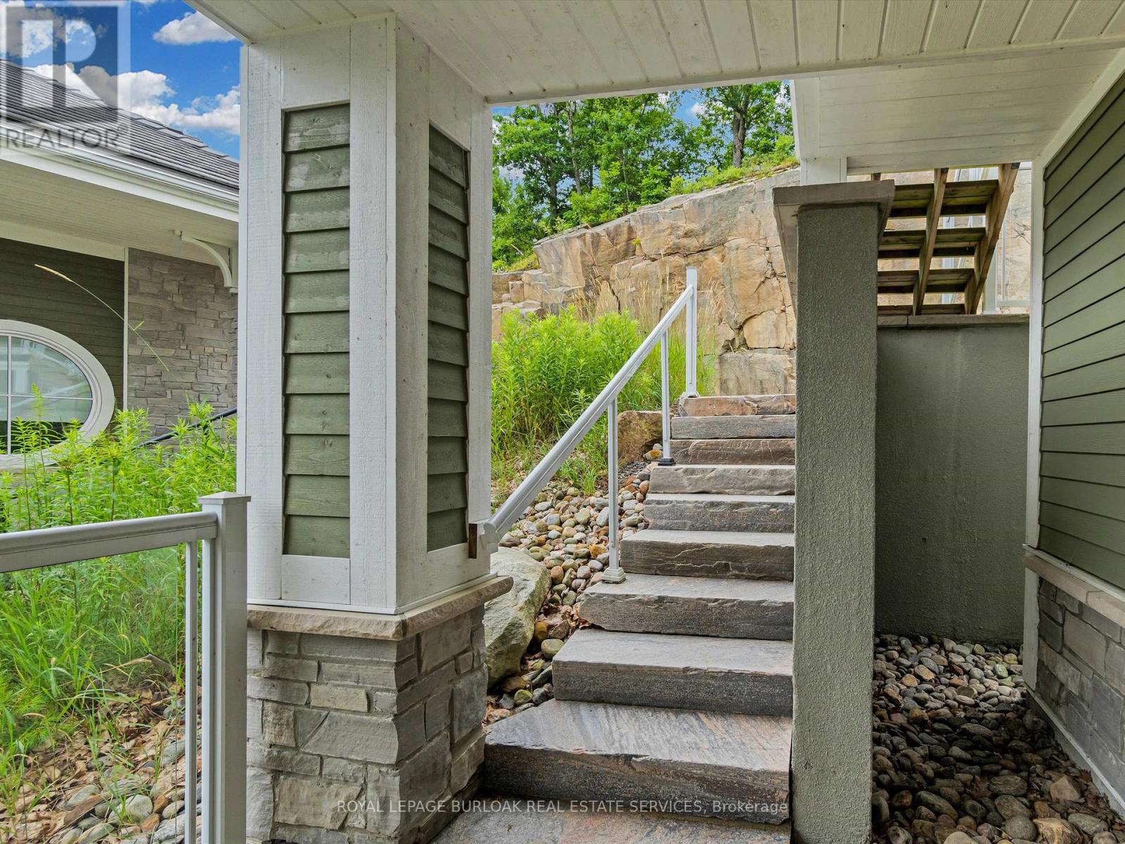 Btv-W 101 - 1869 Muskoka 118 Road W, Muskoka Lakes, Ontario P1L 1W8 - Photo 7 - X12835192