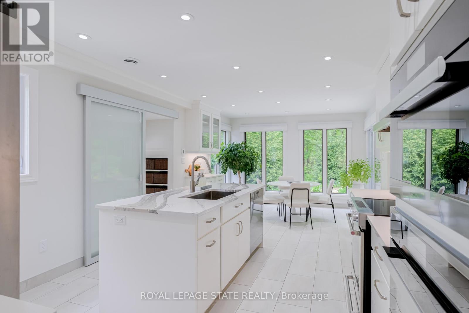 158 Sulphur Springs Road, Hamilton, Ontario  L9G 4Y7 - Photo 12 - X12835234