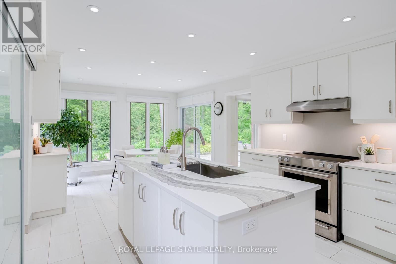 158 Sulphur Springs Road, Hamilton, Ontario  L9G 4Y7 - Photo 15 - X12835234