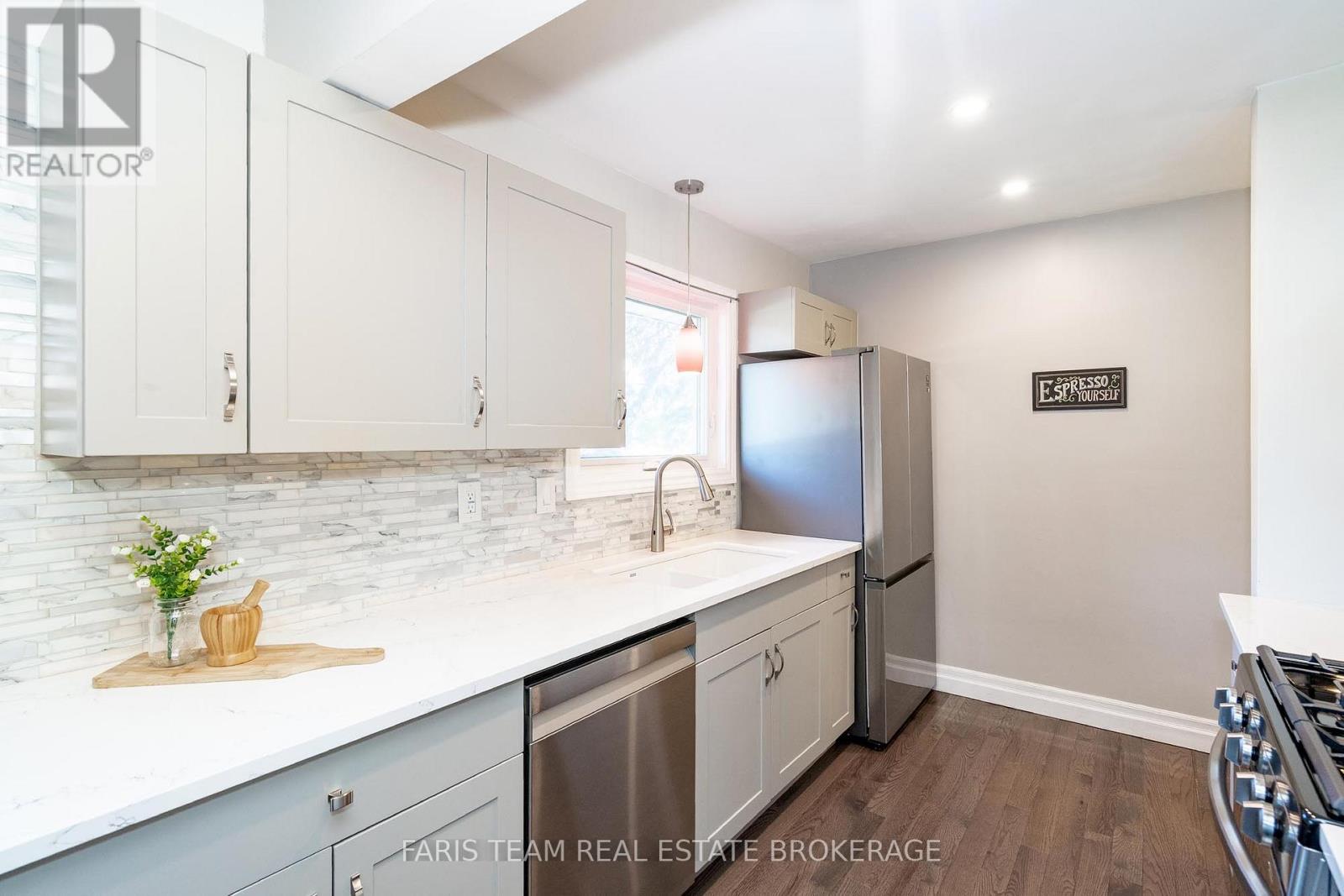 78 Mckibbon Drive, Meaford, Ontario  N4L 1C6 - Photo 9 - X12835272