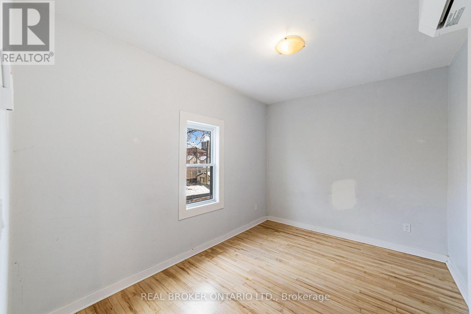 208 Mary Street, Hamilton, Ontario  L8L 4V8 - Photo 15 - X12835308