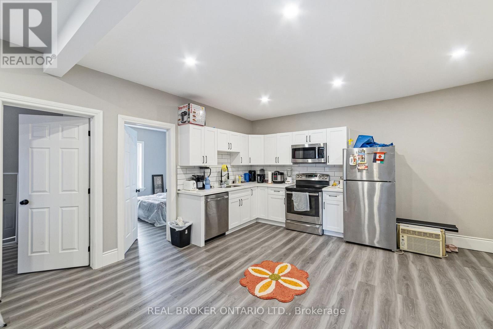 208 Mary Street, Hamilton, Ontario  L8L 4V8 - Photo 18 - X12835308