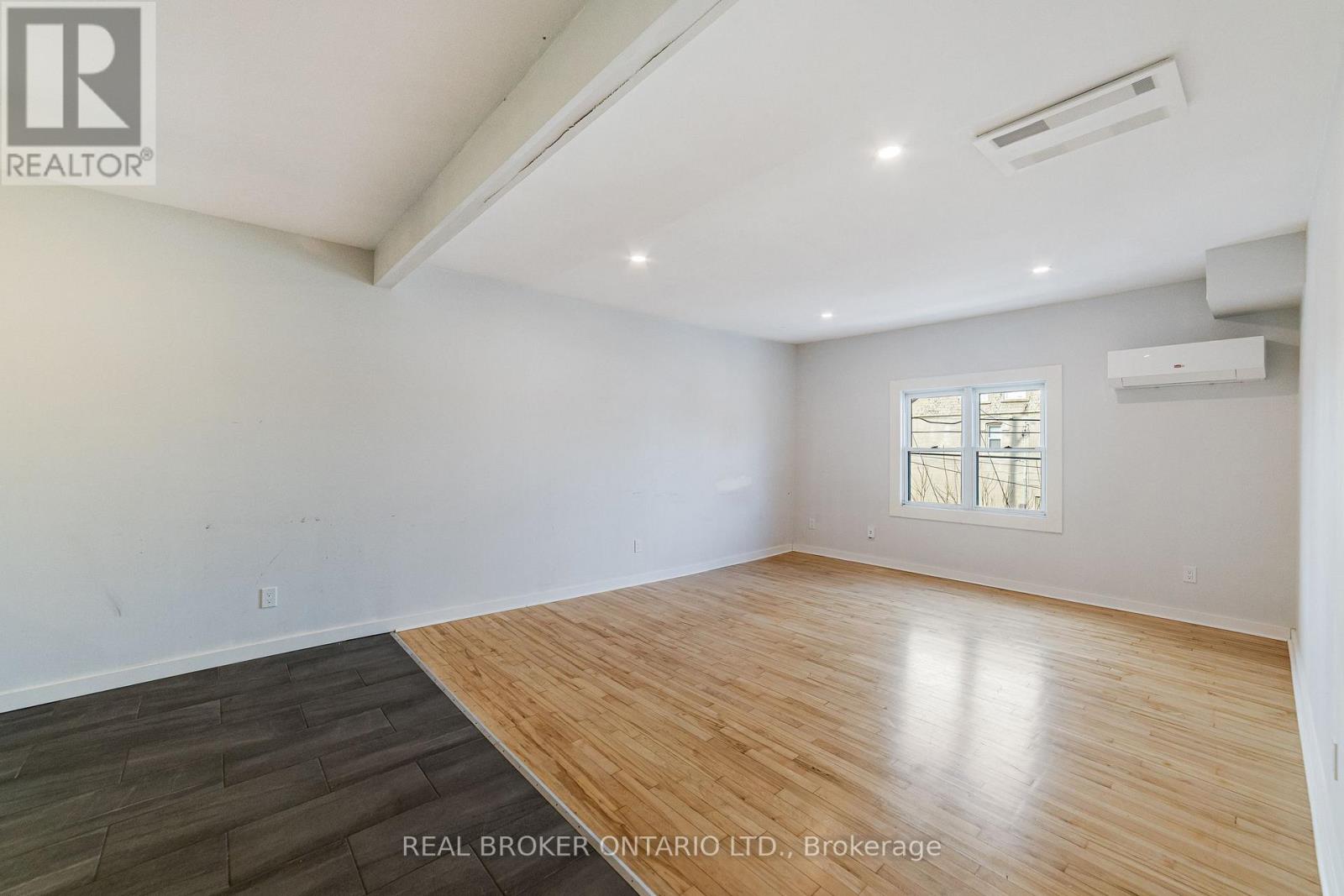 208 Mary Street, Hamilton, Ontario  L8L 4V8 - Photo 8 - X12835308