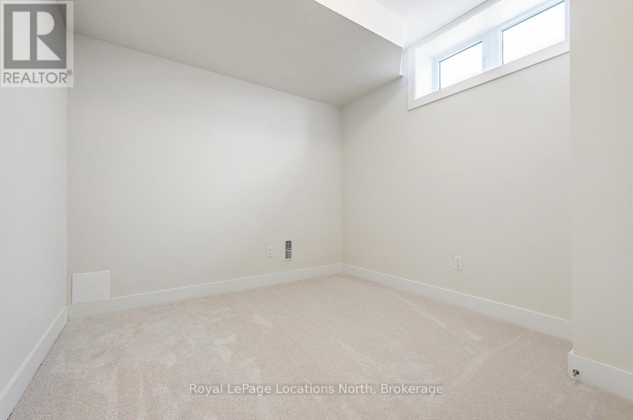 111 Clement Lane, Blue Mountains, Ontario  N0H 1J0 - Photo 37 - X12824810