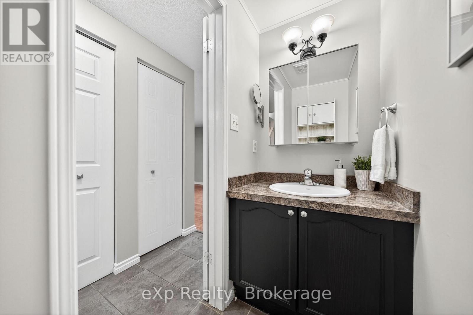 75 - 129 Victoria Road N, Guelph, Ontario  N1E 6V4 - Photo 7 - X12833456