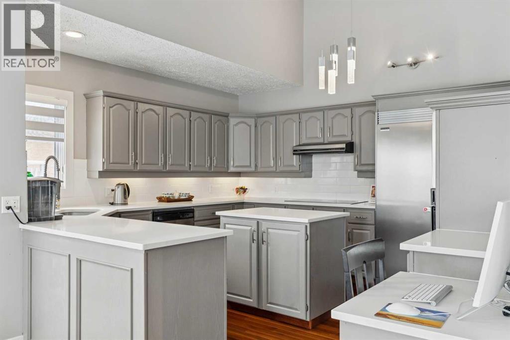 231 Scimitar Bay Nw, Calgary, Alberta  T3L 1L8 - Photo 11 - A2289733