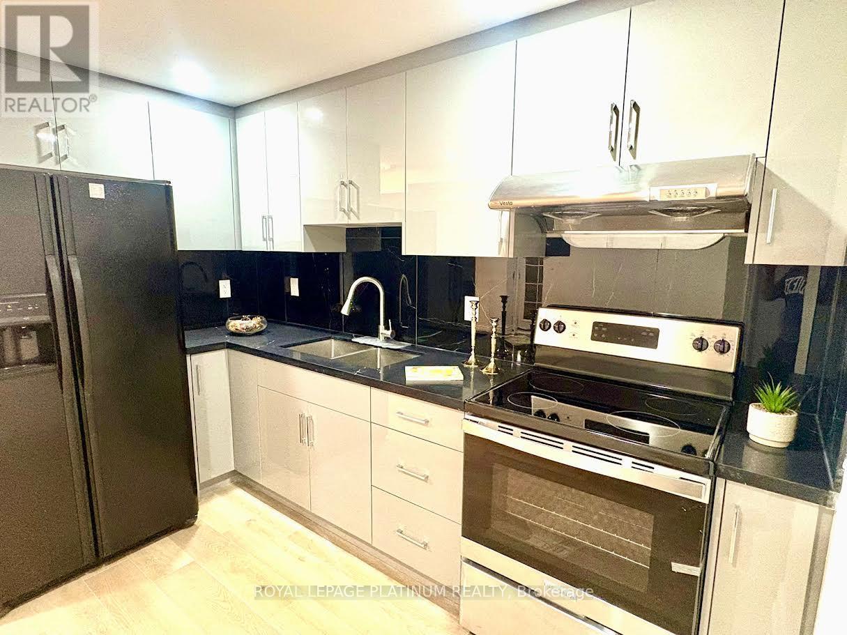 50 Harbourtown Crescent, Brampton, Ontario  L6V 4P6 - Photo 7 - W12827092