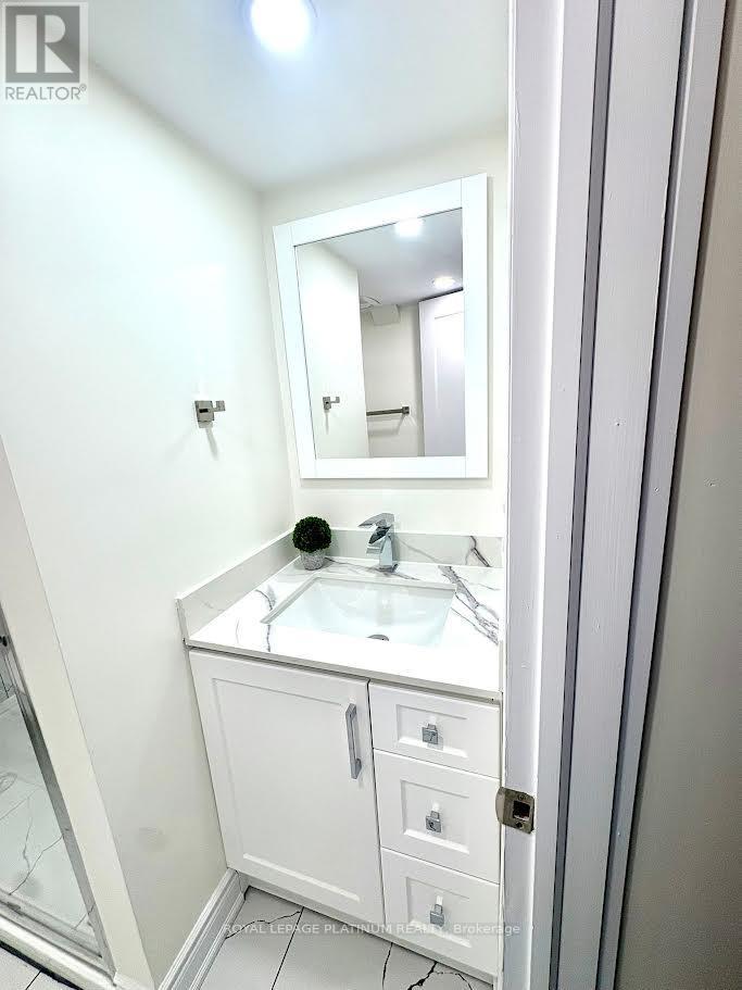 50 Harbourtown Crescent, Brampton, Ontario  L6V 4P6 - Photo 8 - W12827092