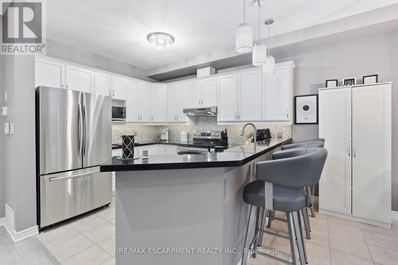 5317 Applegarth Drive, Burlington, Ontario  L7L 7E3 - Photo 14 - W12828418