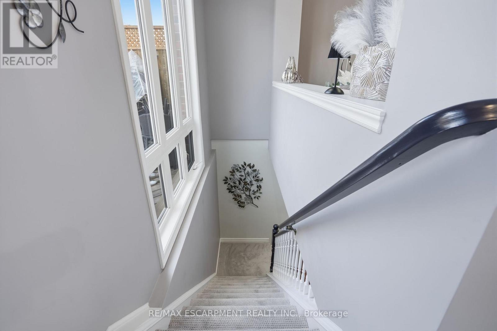 5317 Applegarth Drive, Burlington, Ontario  L7L 7E3 - Photo 13 - W12828418