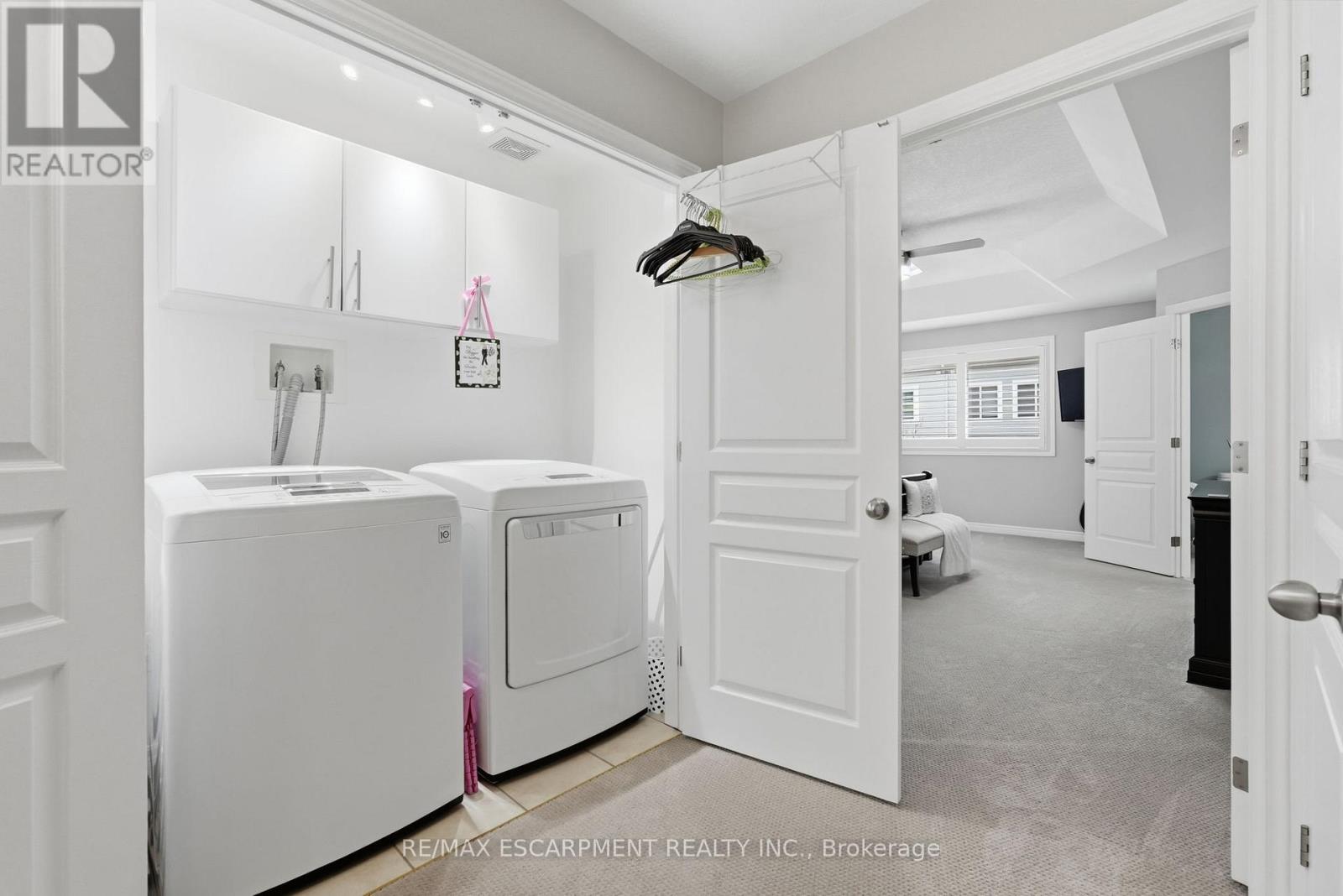 5317 Applegarth Drive, Burlington, Ontario  L7L 7E3 - Photo 22 - W12828418