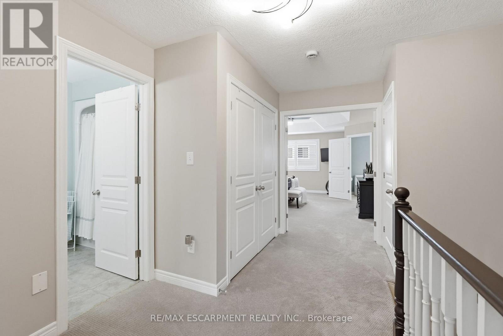 5317 Applegarth Drive, Burlington, Ontario  L7L 7E3 - Photo 21 - W12828418