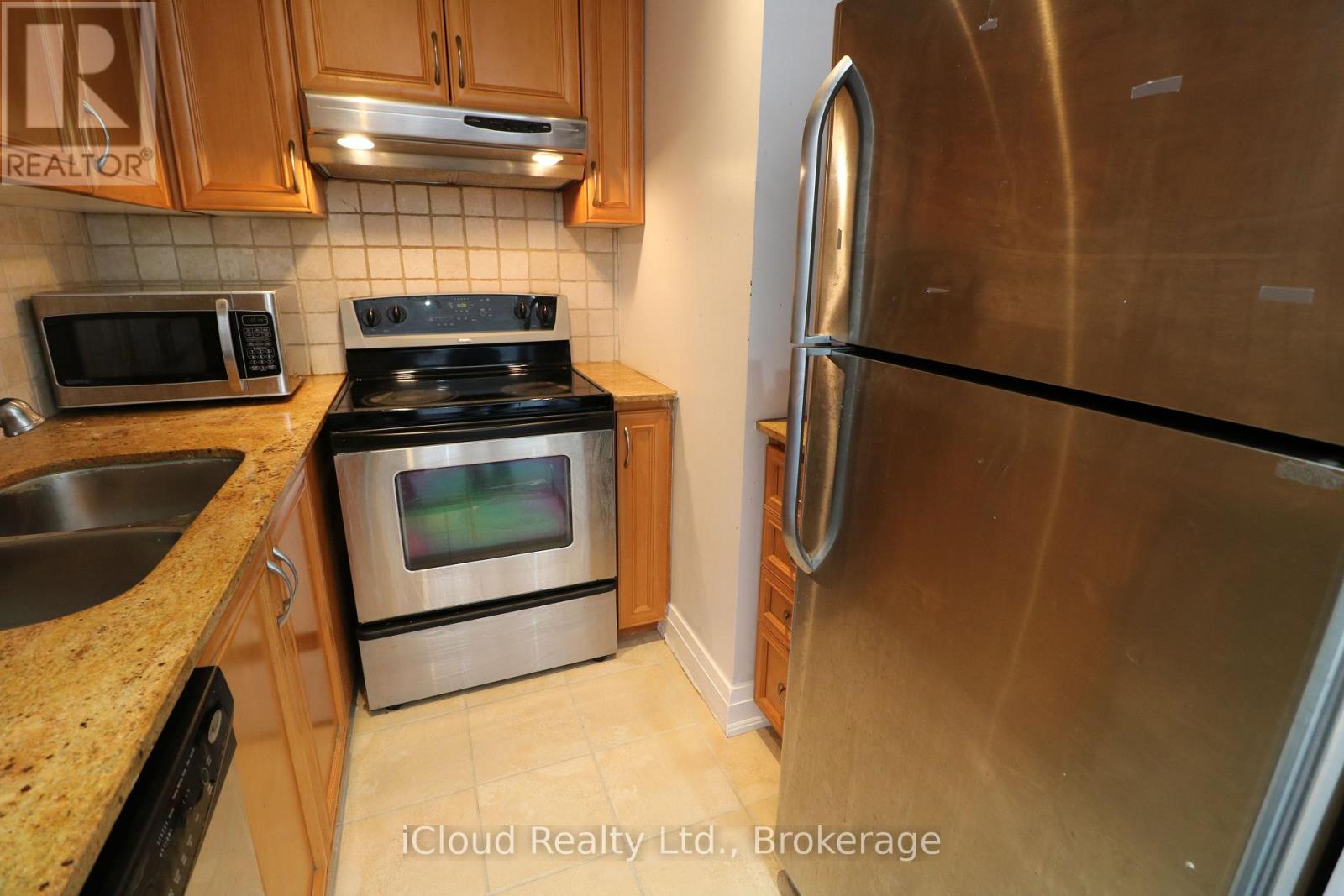 910 - 2737 Keele Street, Toronto, Ontario  M3M 2E9 - Photo 6 - W12835218