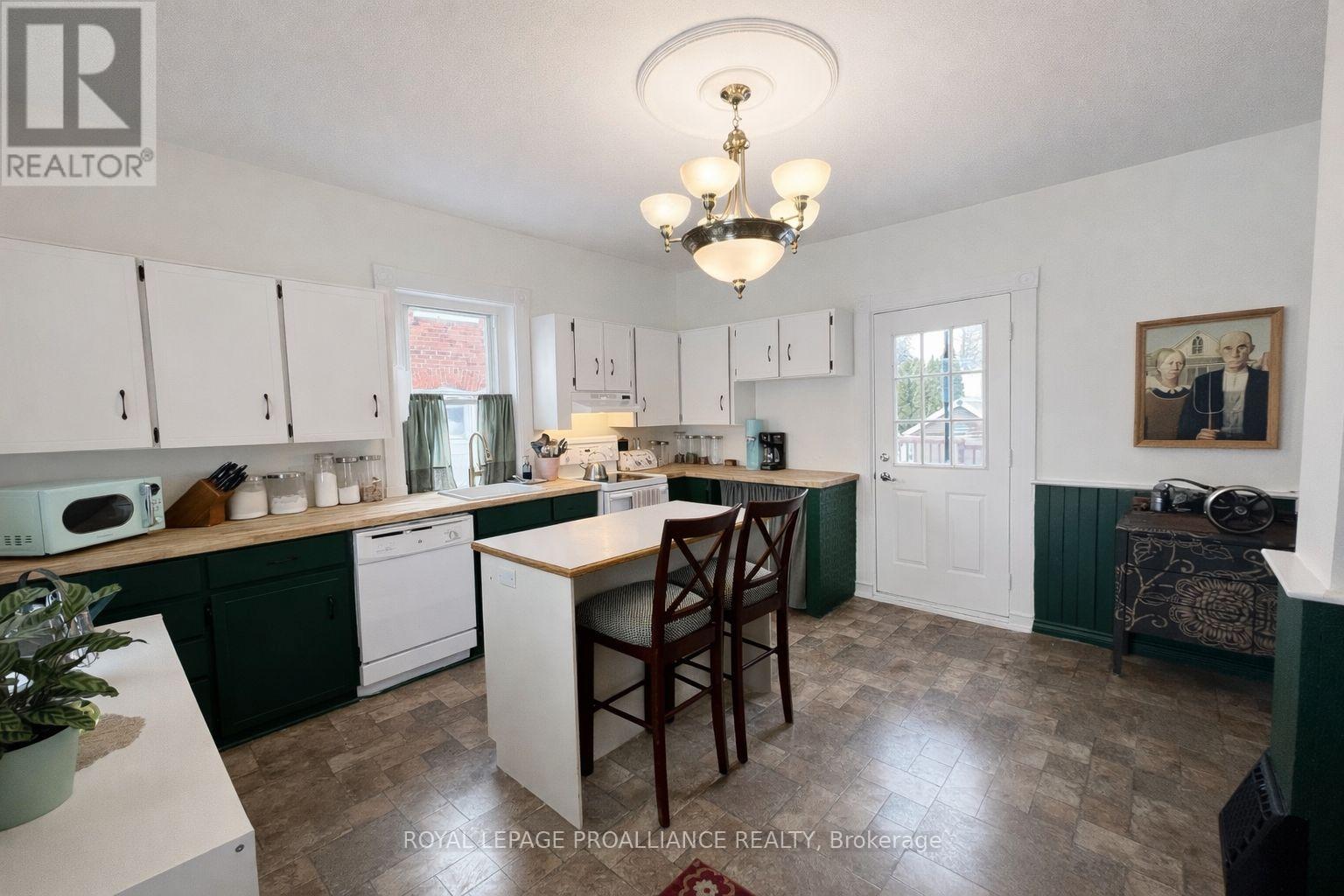 308 Bleecker Avenue, Belleville, Ontario  K8N 3V4 - Photo 10 - X12835394