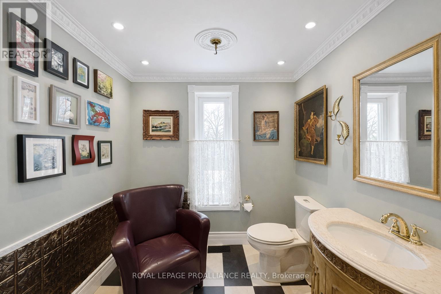 308 Bleecker Avenue, Belleville, Ontario  K8N 3V4 - Photo 8 - X12835394