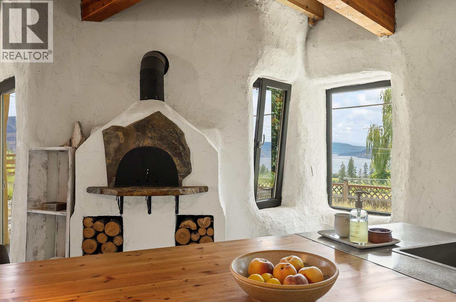 6226 Sanderson Avenue, Peachland, British Columbia  V0H 1X8 - Photo 9 - 10373395