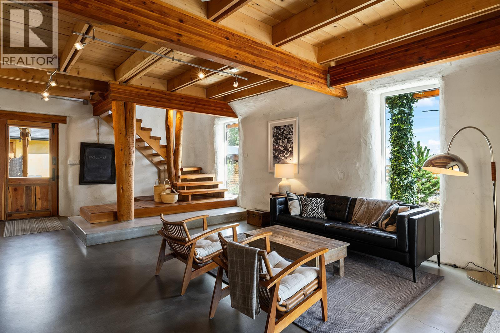 6226 Sanderson Avenue, Peachland photo 5