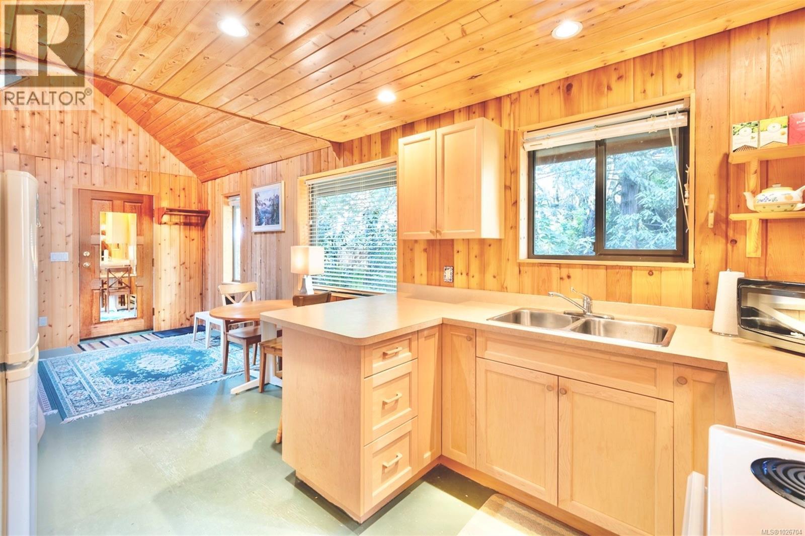 1290 Lynn Rd, Tofino, British Columbia  V0R 2Z0 - Photo 30 - 1026704