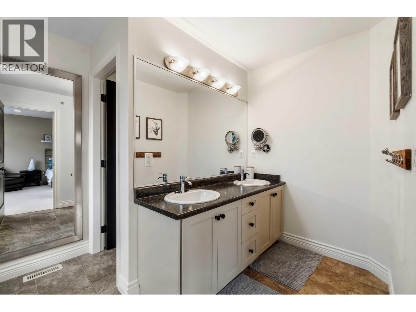 864 Vedder Place, Port Coquitlam, British Columbia  V3B 8G4 - Photo 16 - R3094491