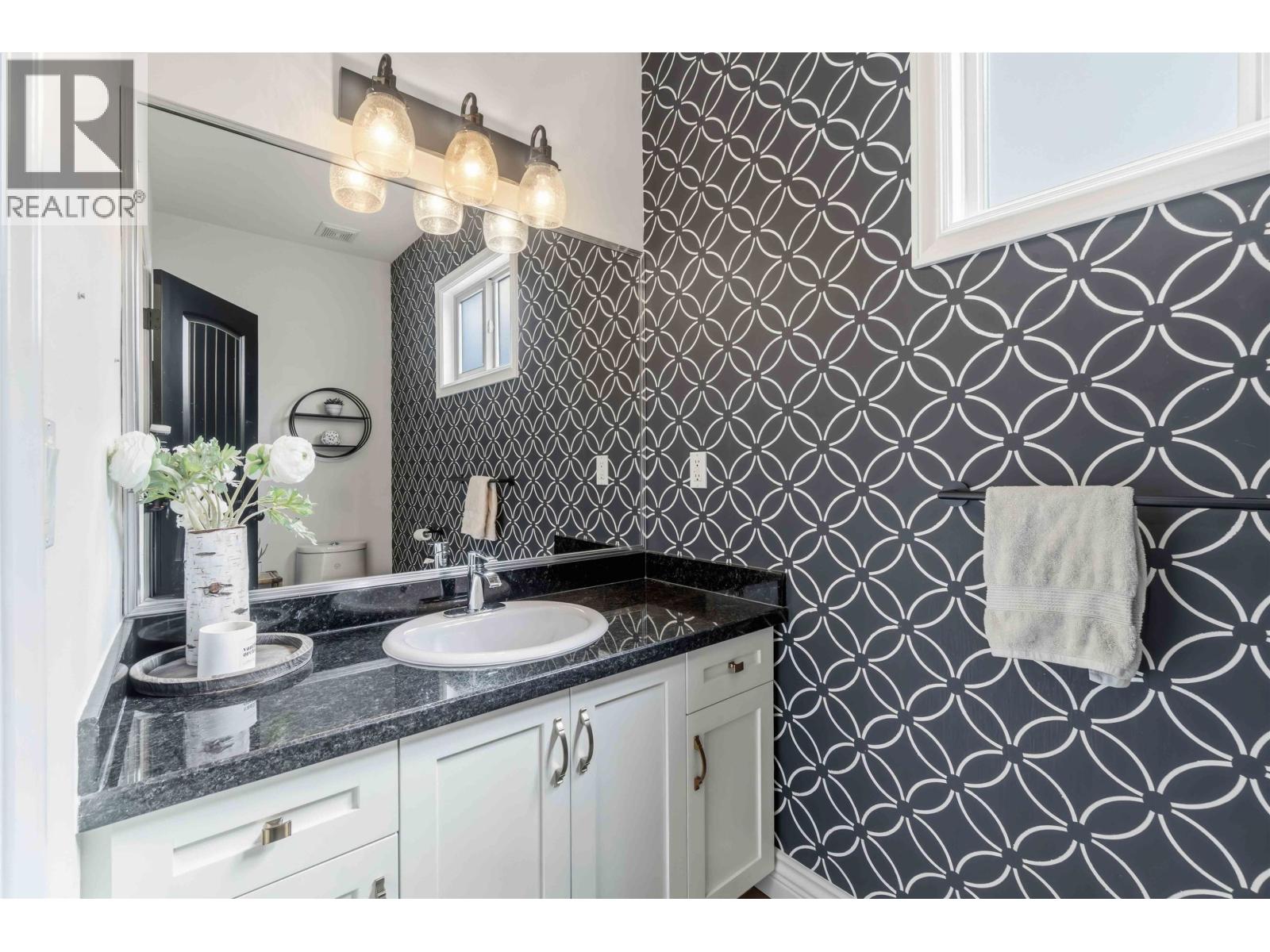 864 Vedder Place, Port Coquitlam, British Columbia  V3B 8G4 - Photo 11 - R3094491