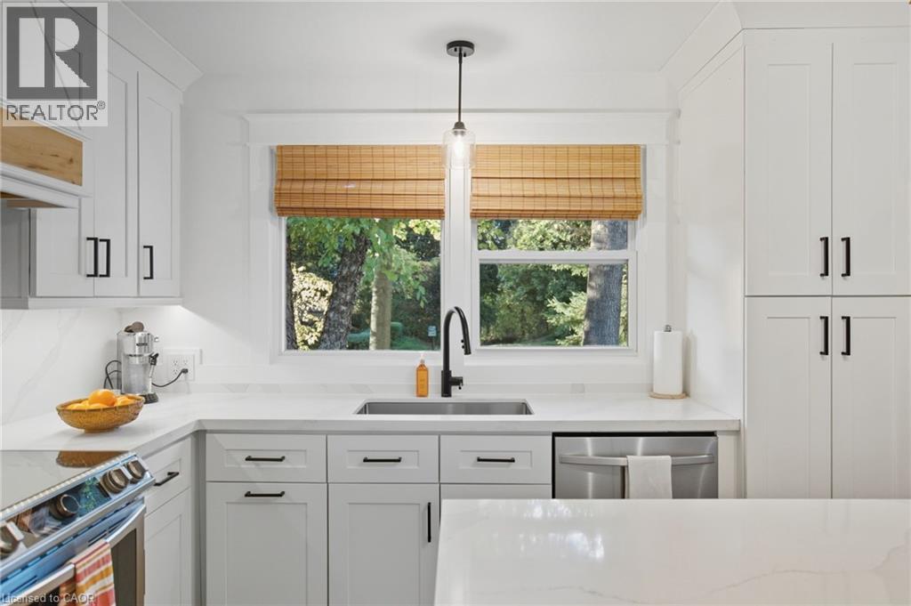 570 Westview Avenue, Ancaster, Ontario  L9G 1N9 - Photo 17 - 40808779