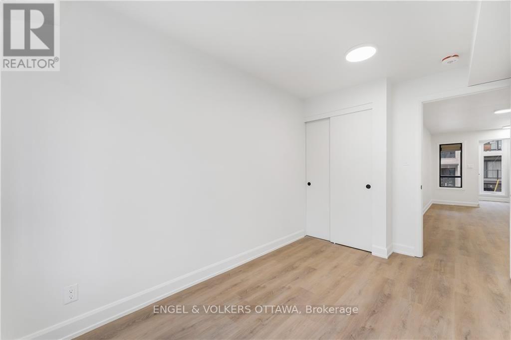 2 - 6a Monk Street, Ottawa, Ontario  K1S 3Y5 - Photo 8 - X12835456