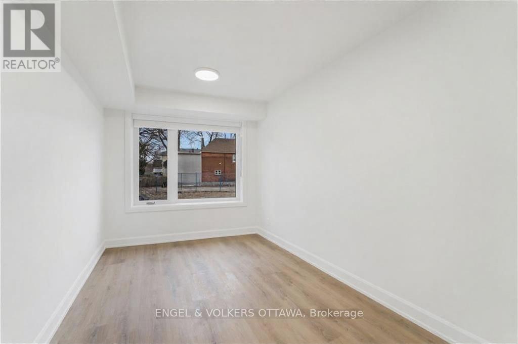 2 - 6a Monk Street, Ottawa, Ontario  K1S 3Y5 - Photo 9 - X12835456