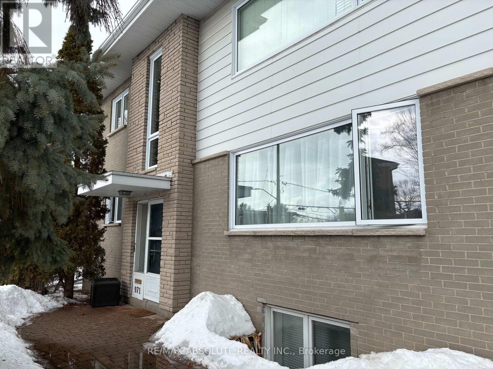 Unit 3 - 971 Gregg Street, Ottawa, Ontario  K1V 6H5 - Photo 2 - X12835544
