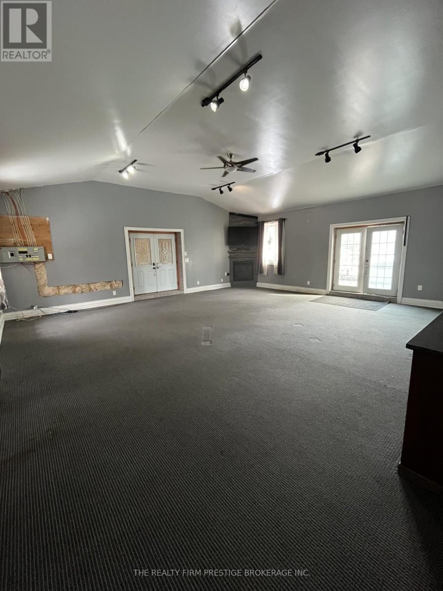 22617 Melbourne Road, Southwest Middlesex, Ontario  N0L 1T0 - Photo 3 - X12835548