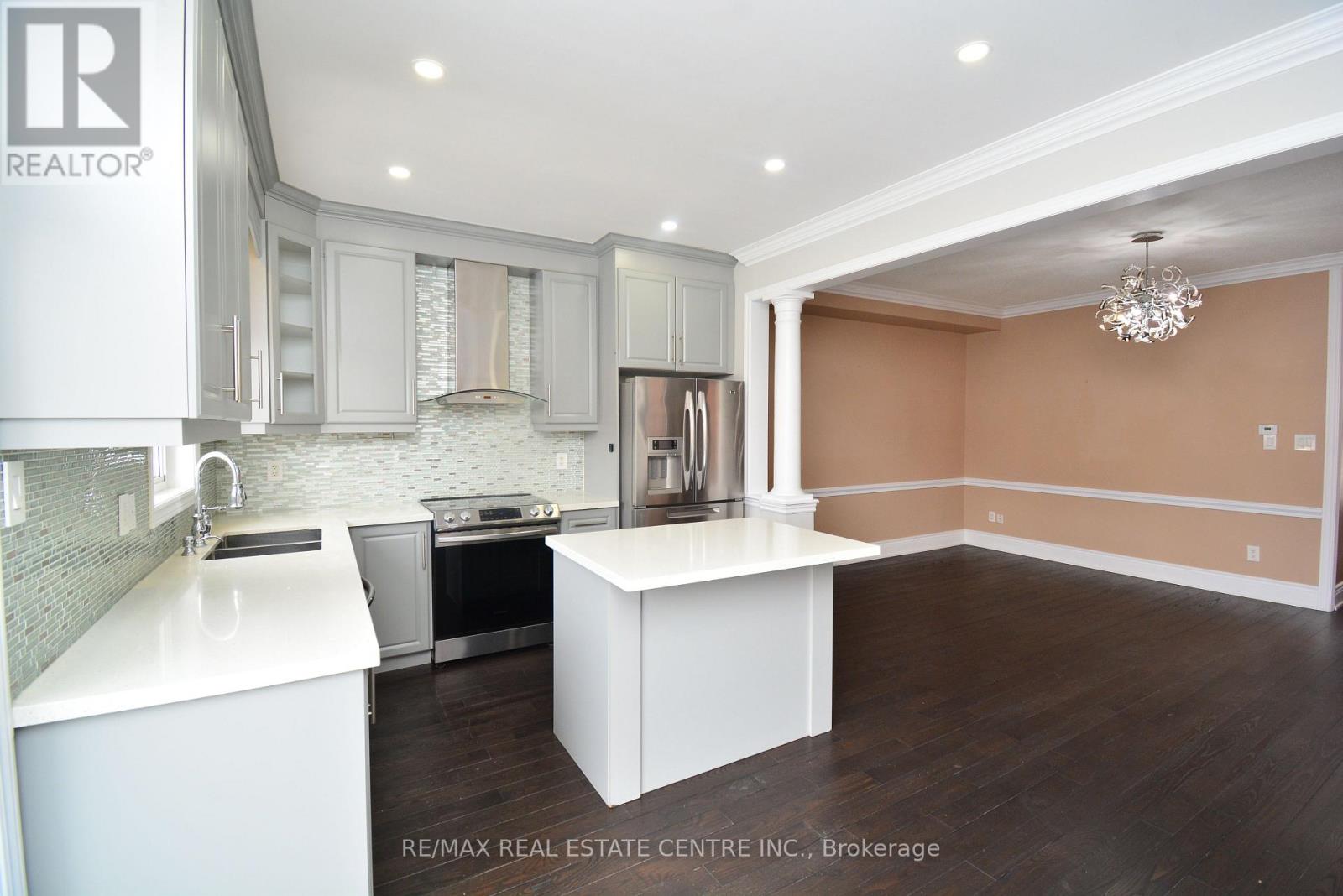 94 Seahorse Avenue, Brampton, Ontario  L6V 4N8 - Photo 12 - W12835316