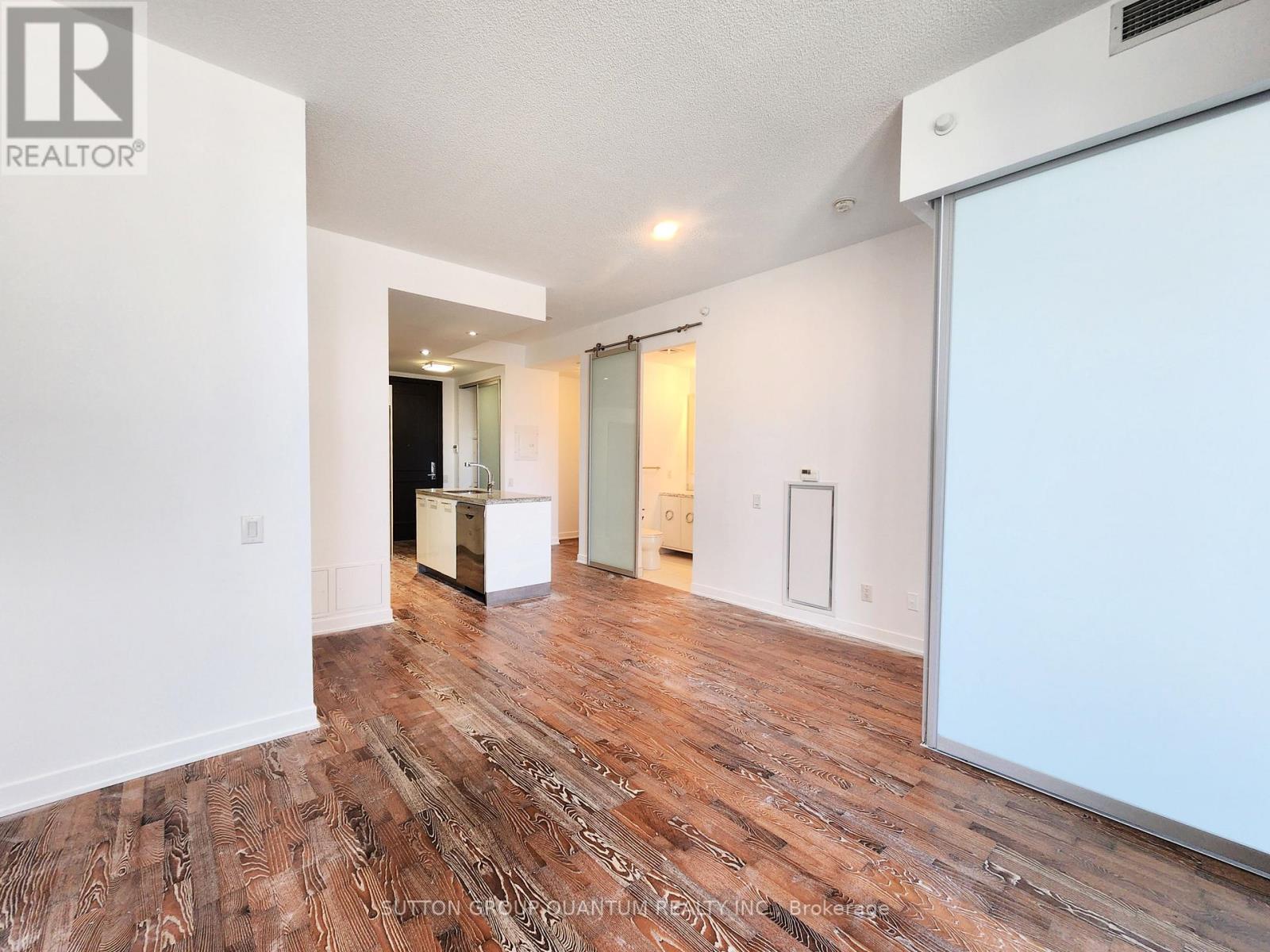 203 - 90 Park Lawn Road, Toronto, Ontario M8Y 0B6 - Photo 3 - W12835160