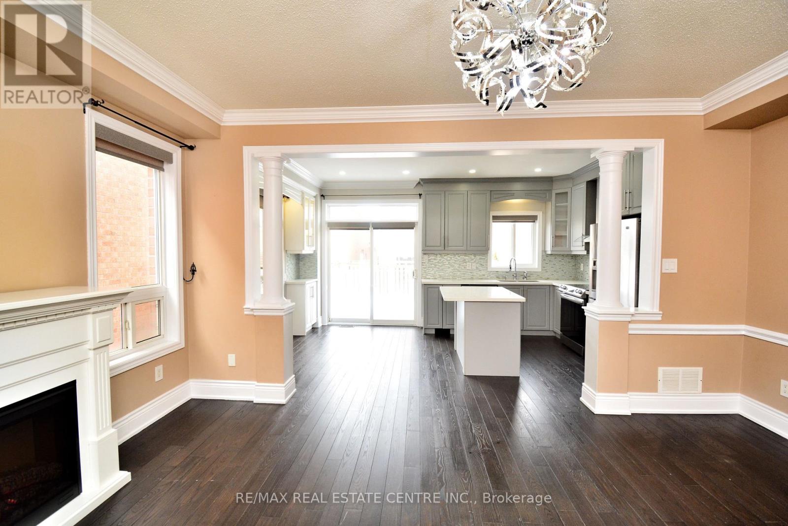 94 Seahorse Avenue, Brampton, Ontario  L6V 4N8 - Photo 5 - W12835316