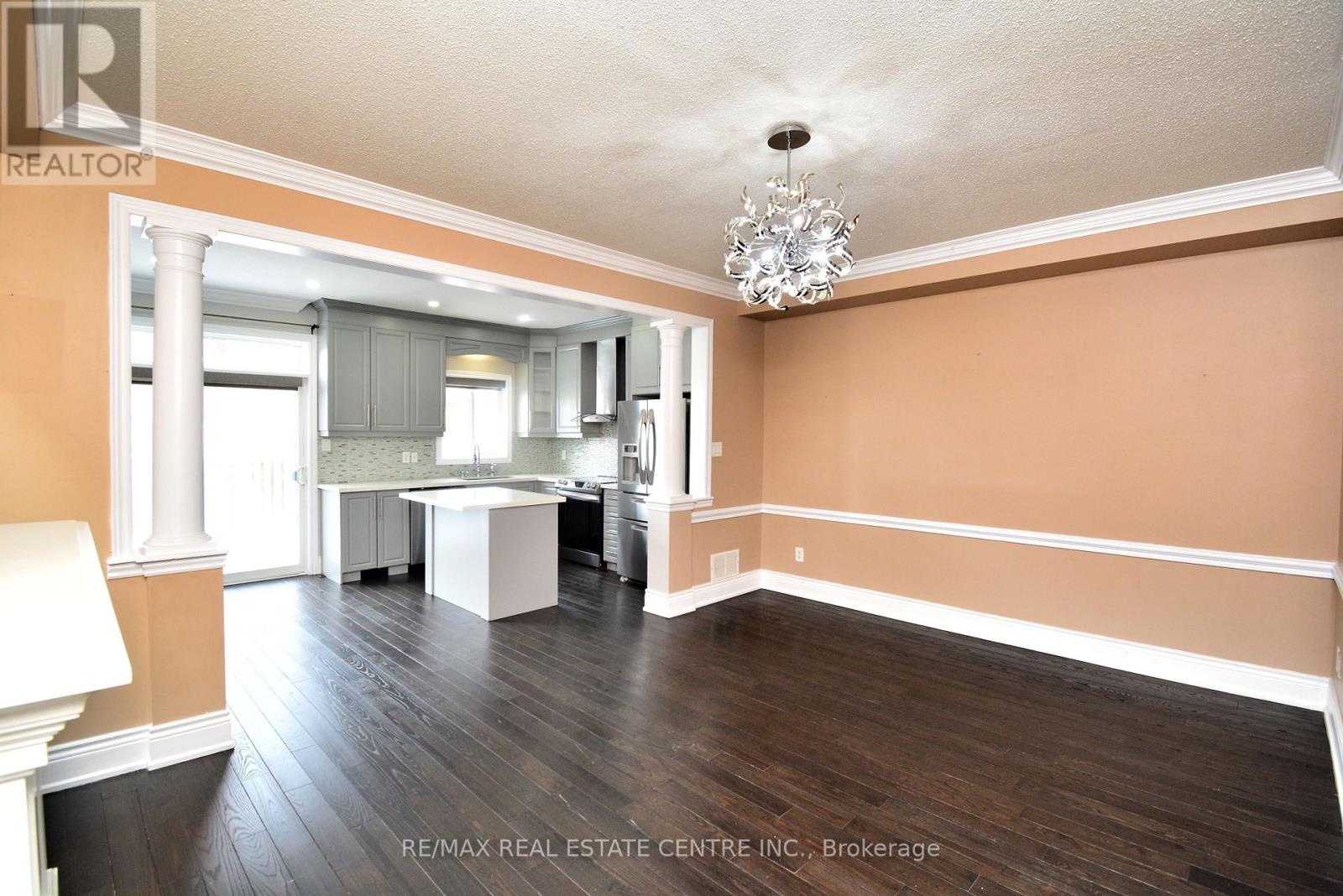 94 Seahorse Avenue, Brampton, Ontario  L6V 4N8 - Photo 6 - W12835316