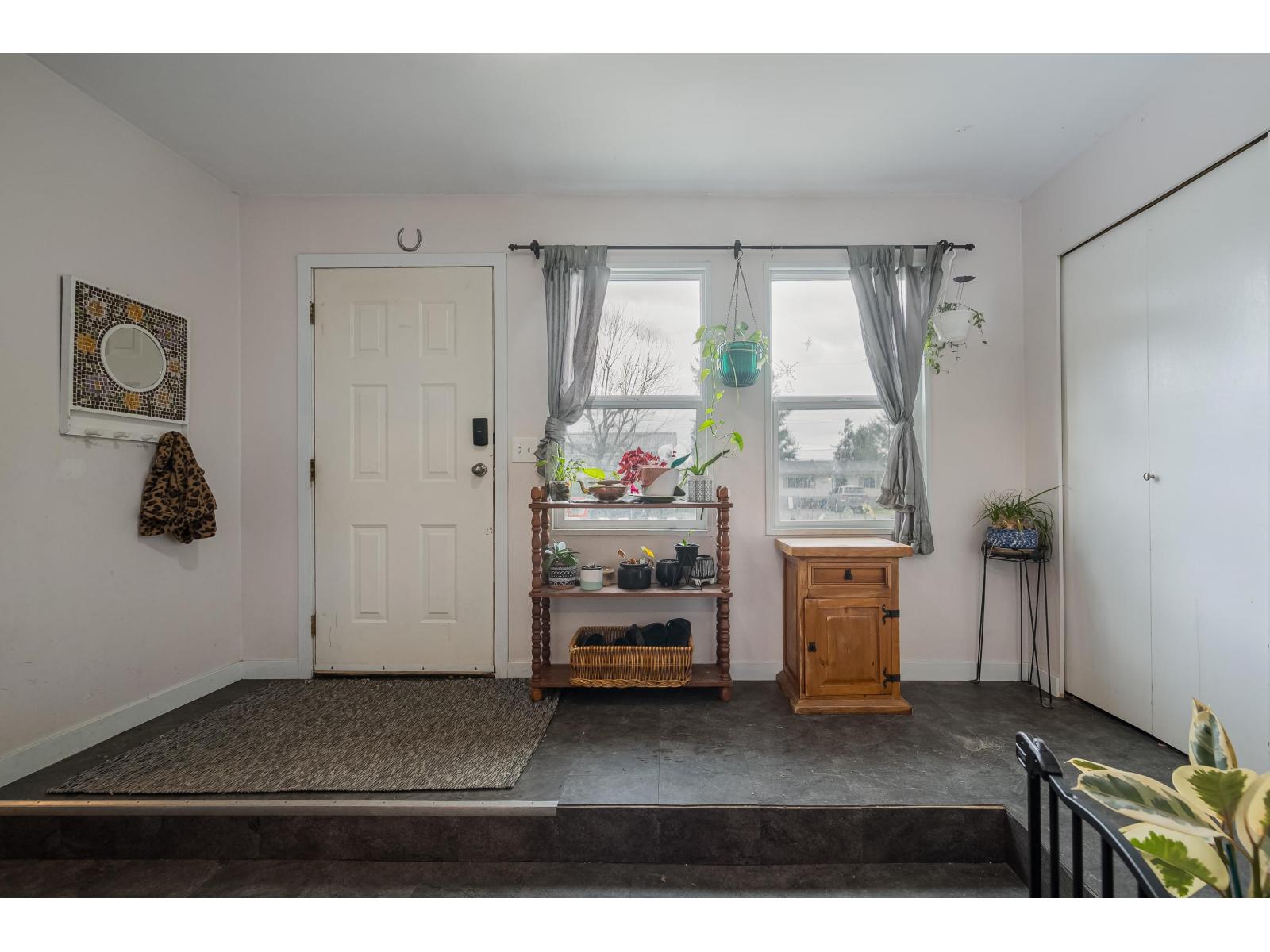 34587 Ferguson Avenue, Mission, British Columbia  V2V 6P7 - Photo 15 - R3093812