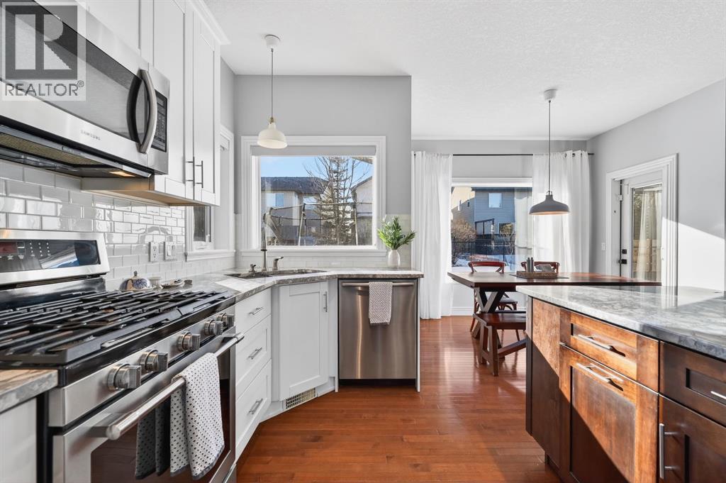 29 Cougarstone Manor Sw, Calgary, Alberta  T3H 5N4 - Photo 12 - A2289809