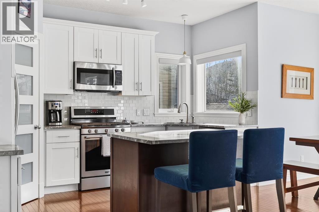 29 Cougarstone Manor Sw, Calgary, Alberta  T3H 5N4 - Photo 9 - A2289809