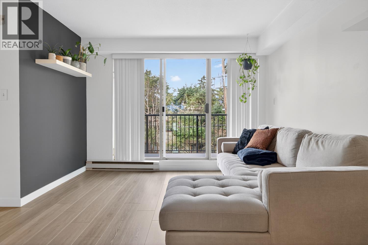 310 1099 E BROADWAY, Vancouver, British Columbia