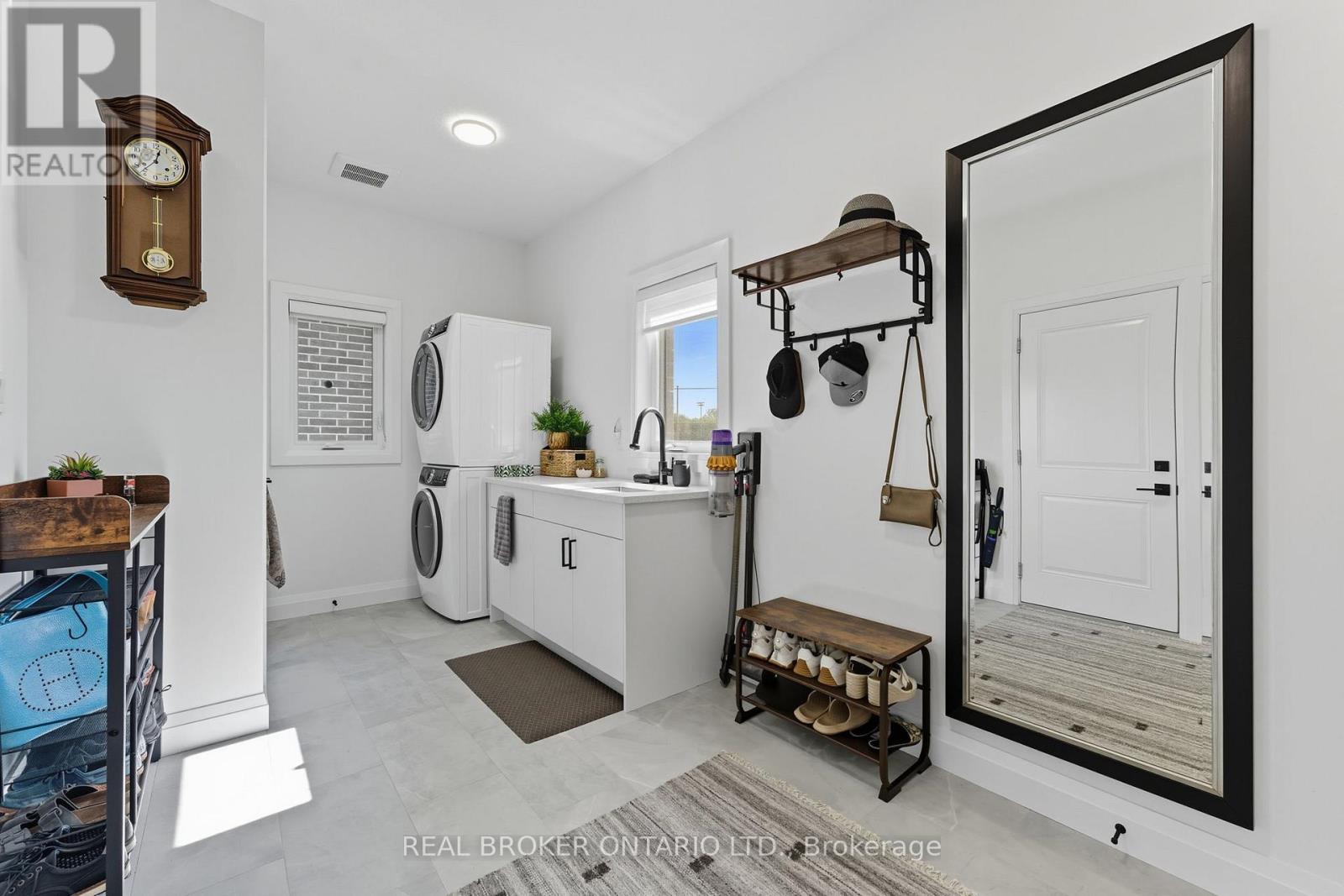 4 - 242 Mount Pleasant Street, Brantford, Ontario  N3T 1V1 - Photo 21 - X12437032