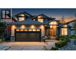 1020 JAY CRESCENT, Squamish, British Columbia