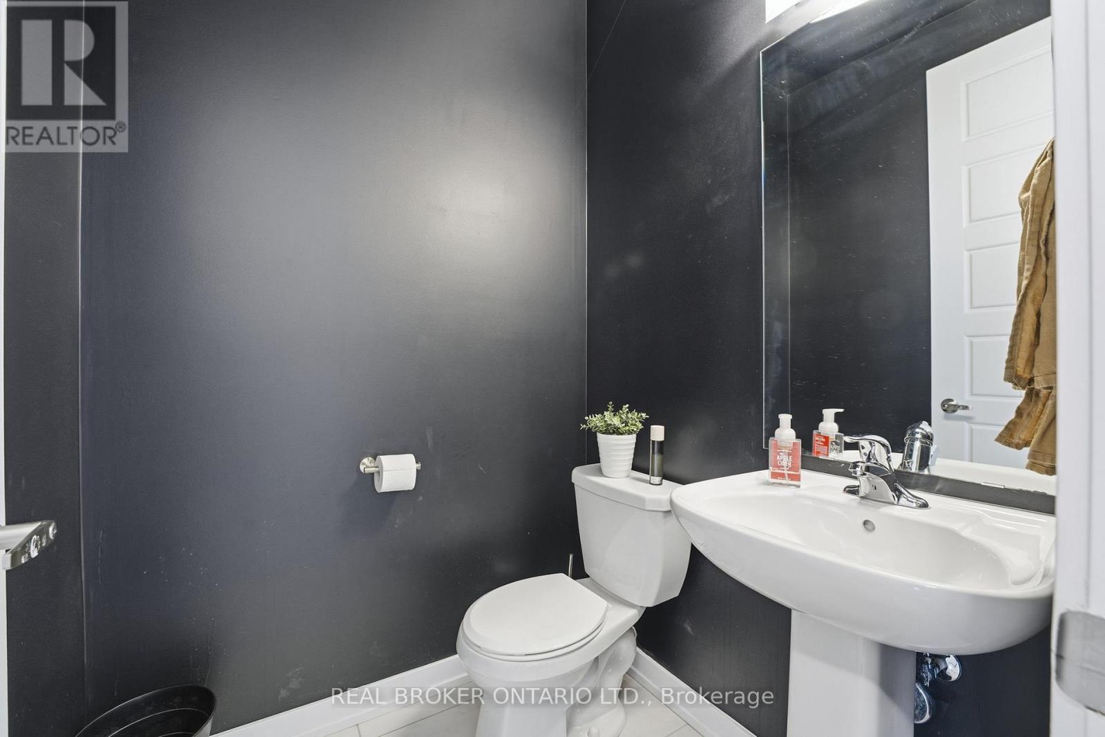 10 Owl Lane, Haldimand, Ontario  N3W 0G4 - Photo 16 - X12786098