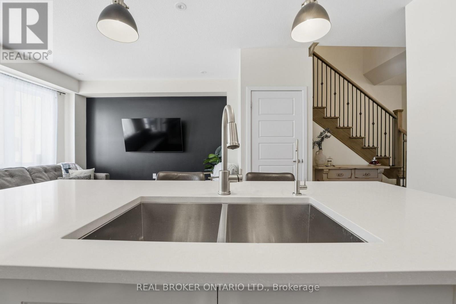 10 Owl Lane, Haldimand, Ontario  N3W 0G4 - Photo 8 - X12786098