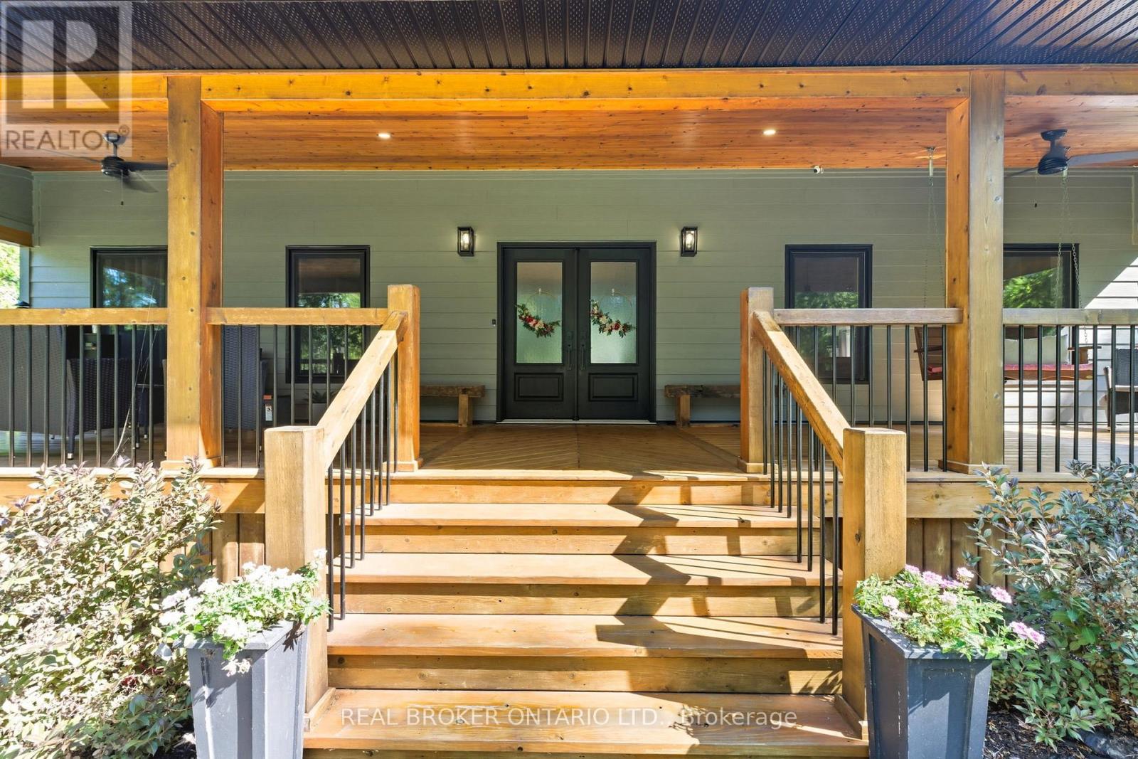 115 Lakeshore Road Rr 2 Port Burwell Road, Norfolk, Ontario  N0J 1T0 - Photo 2 - X12811270