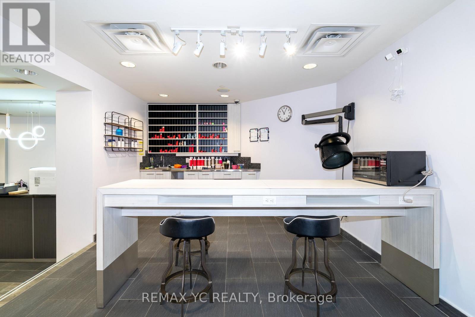 2409 Yonge Street, Toronto, Ontario  M4P 2E7 - Photo 10 - C12835536