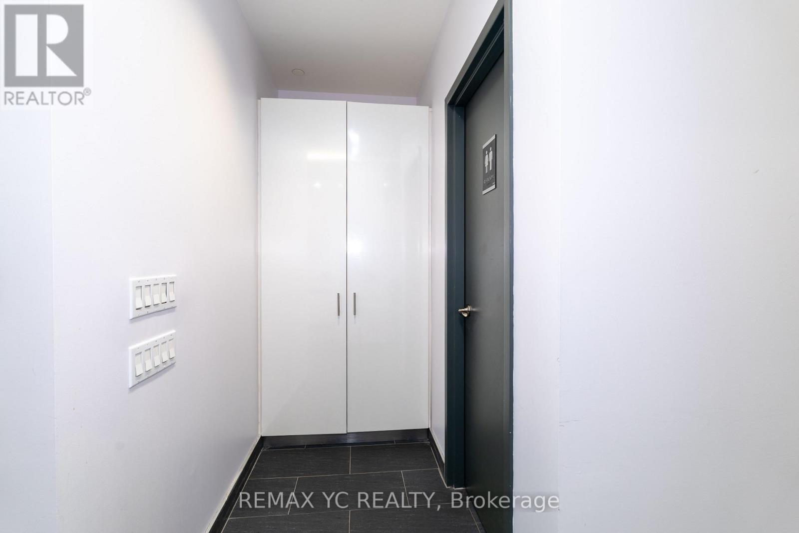 2409 Yonge Street, Toronto, Ontario  M4P 2E7 - Photo 15 - C12835536