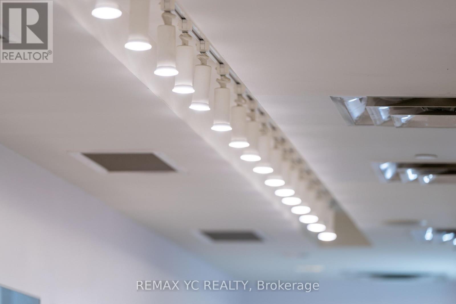 2409 Yonge Street, Toronto, Ontario  M4P 2E7 - Photo 24 - C12835536