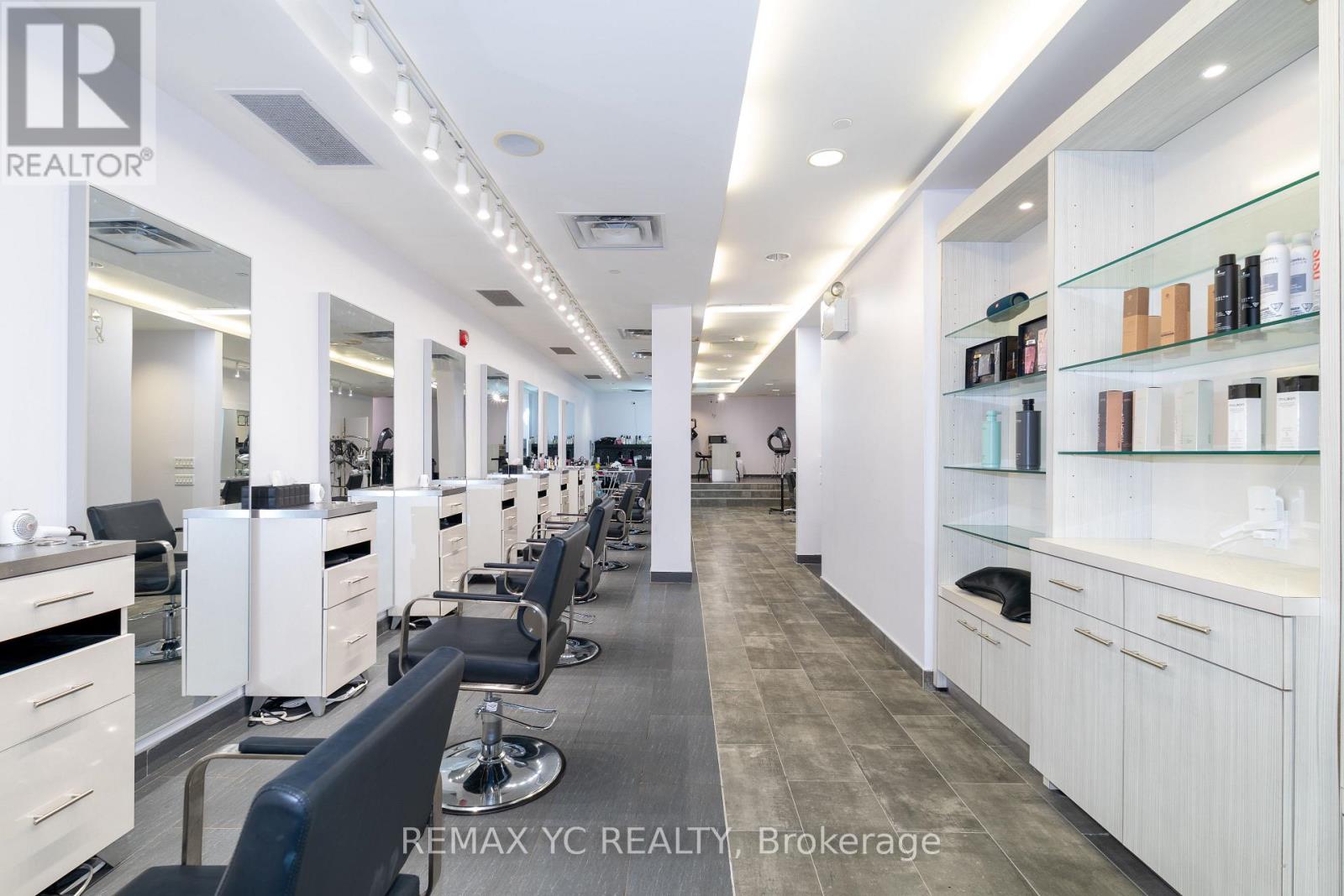 2409 Yonge Street, Toronto, Ontario  M4P 2E7 - Photo 3 - C12835536