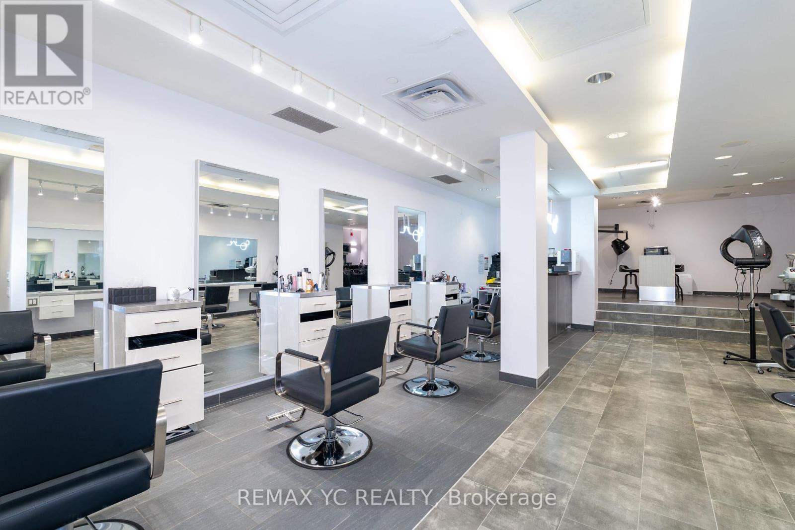 2409 Yonge Street, Toronto, Ontario  M4P 2E7 - Photo 4 - C12835536