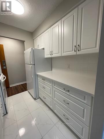 151 Plymouth Road, Welland, Ontario L3B 3C8 - Photo 2 - X12793712