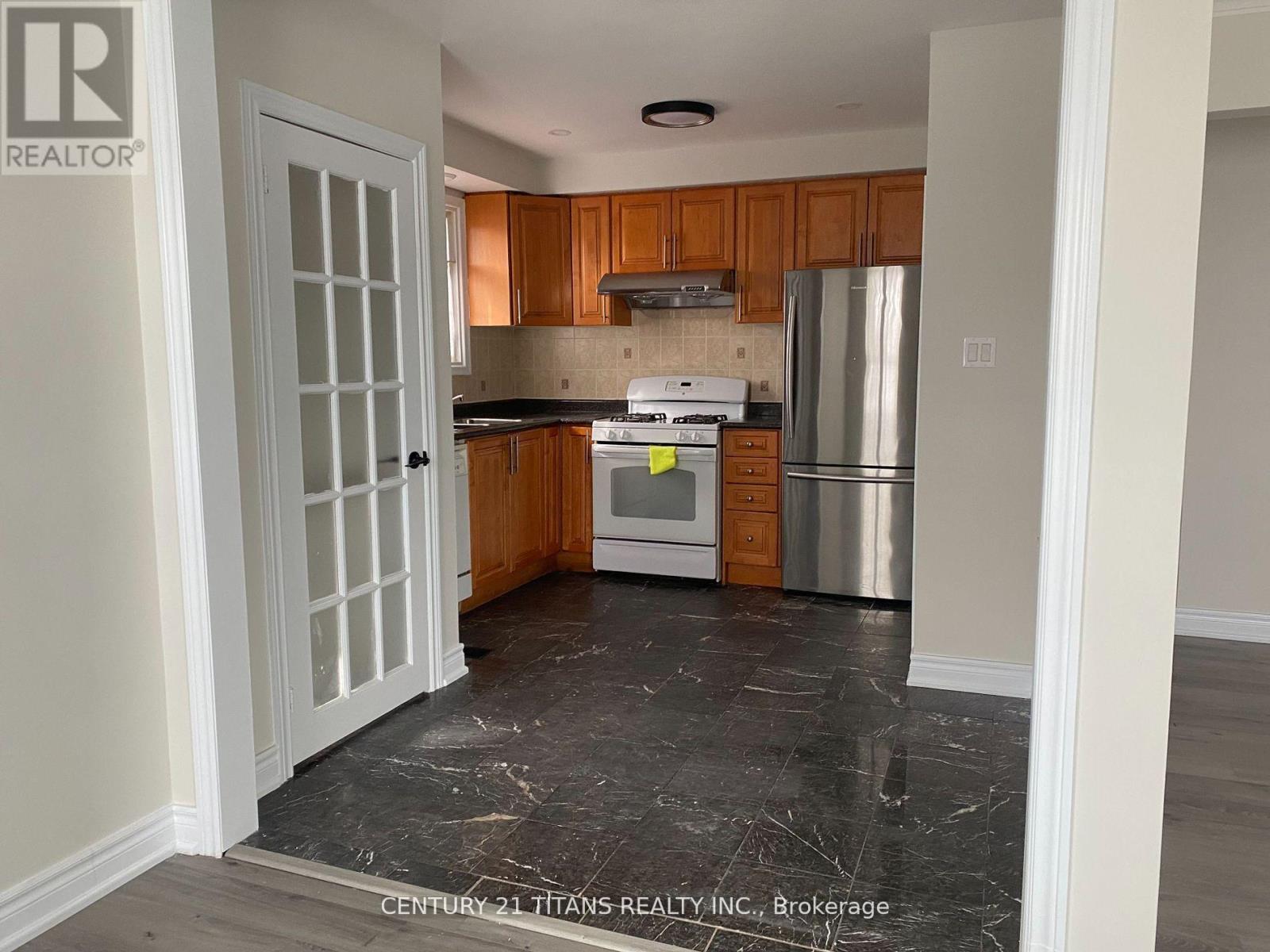 26 Stephenfrank Road, Toronto, Ontario  M1P 3W3 - Photo 8 - E12835386