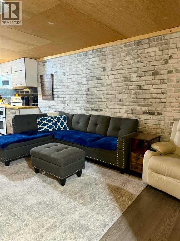 103, 145 East River Road, Hinton, Alberta T7V 1S5 - Photo 3 - A2287144